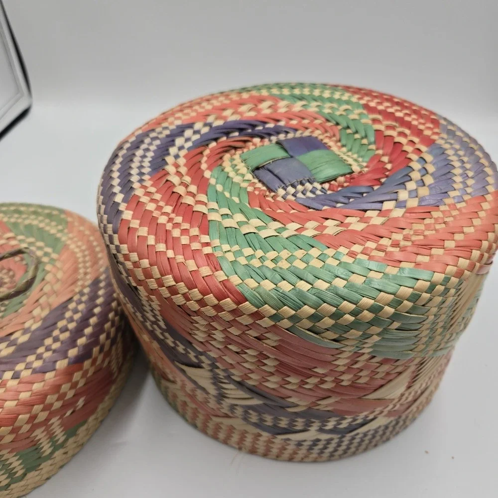 Vtg‎ Handwoven Bright Multi Color Pitcairn Island Basket W/ Lid Round 7x8 Inch